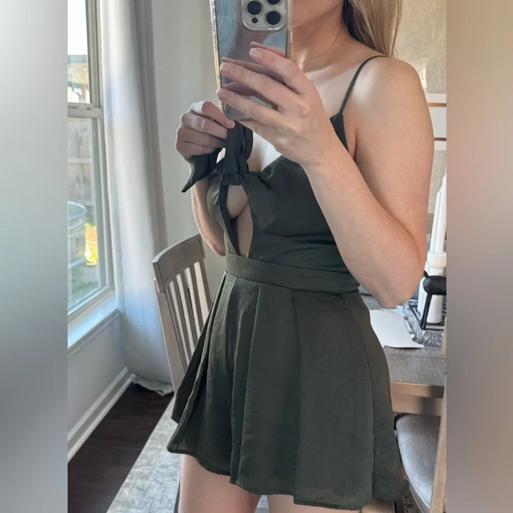 Olive Army Green Sleeveless Romper - Picture 14 of 16